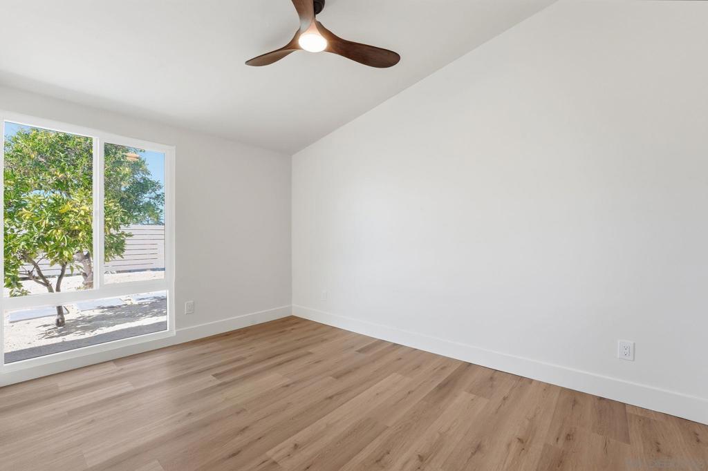 MLS #250043524SD image #17