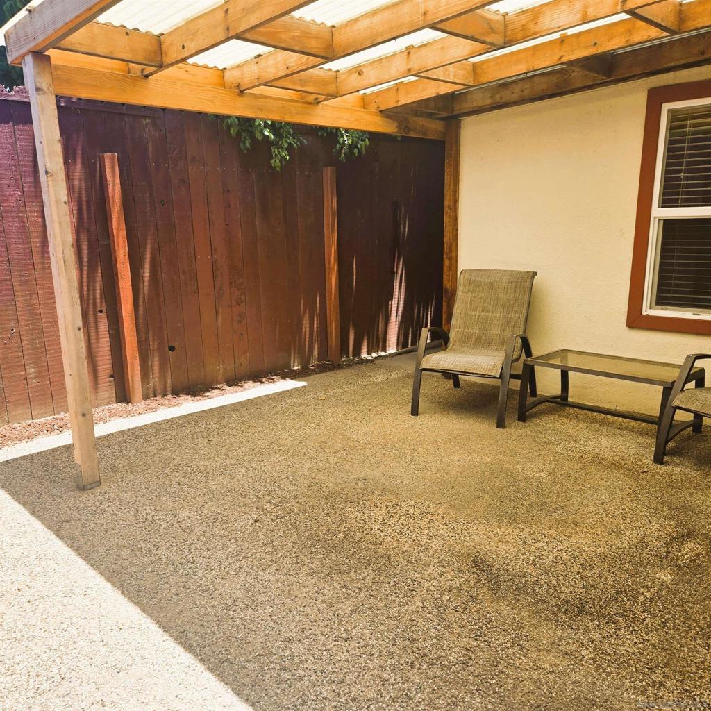 https://media.crmls.org/mediaz/7017c752-2346-4d38-a665-e51af4cc4f56.jpg?preset=X-Large