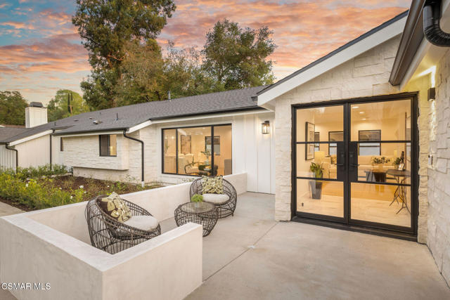 1324 La Granada Drive, Thousand Oaks CA: https://media.crmls.org/mediaz/701801a3-9d9b-4fe9-8cac-ebf9cb69c67f.jpg