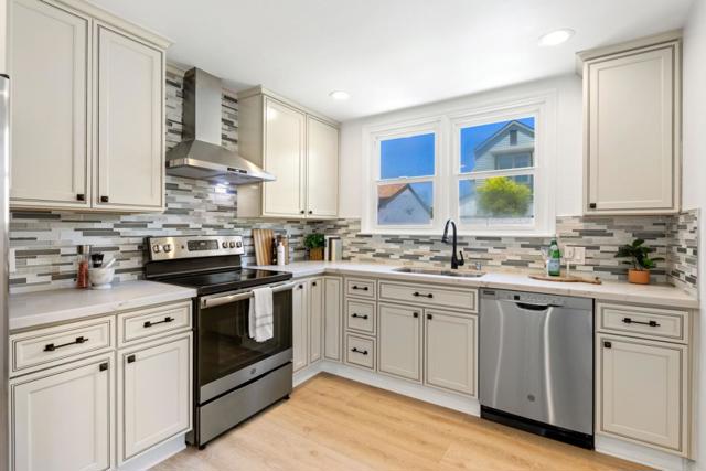 1032 Toyon Drive, Burlingame CA: https://media.crmls.org/mediaz/70181183-1833-45c3-8707-02eee61013c4.jpg