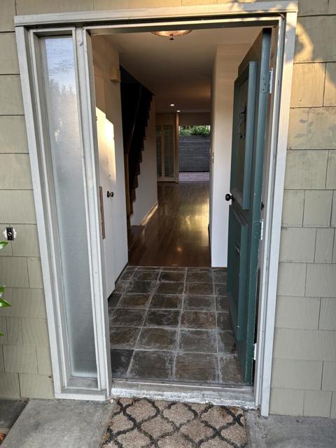 940 Peninsula Avenue, San Mateo CA: https://media.crmls.org/mediaz/7018a7aa-edde-4c05-b84a-b9d471f688fa.jpg