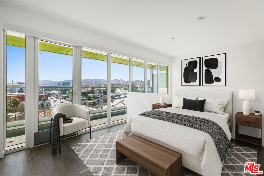 5750 E Hollywood Boulevard #703