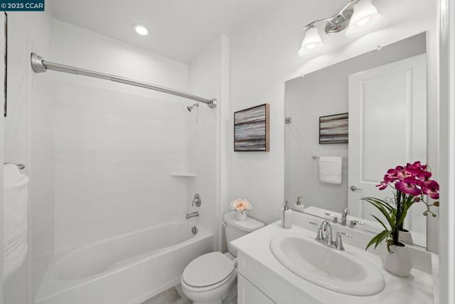 5522 El Dorado, Dublin CA: https://media.crmls.org/mediaz/701a2961-77ac-47bc-b4d8-e0ed6be124df.jpg