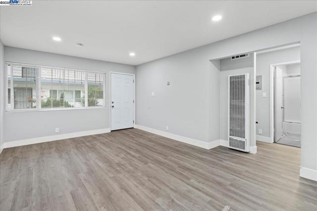 27070 Manon Ave, Hayward CA: https://media.crmls.org/mediaz/701a56e5-7173-474e-9991-008e92aae603.jpg