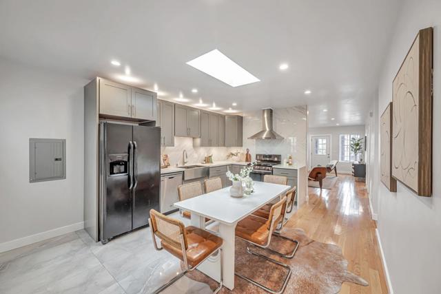 163 Lee Avenue, San Francisco CA: https://media.crmls.org/mediaz/701ab98e-3da6-4575-b157-40b07959ada8.jpg