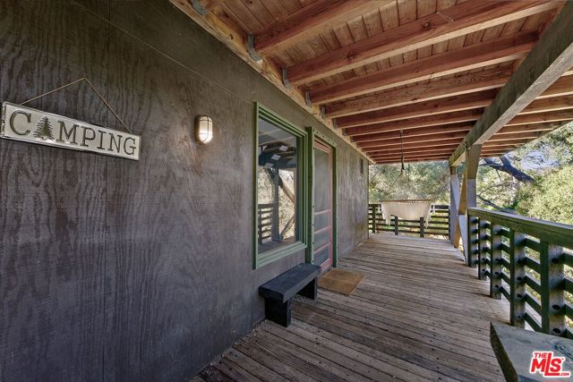 625 Reithe Avenue, Calabasas CA: https://media.crmls.org/mediaz/701b3d3f-4391-4c1f-8a13-f9ff5a7eb741.jpg