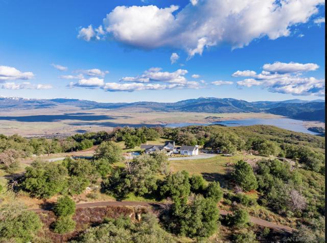 31071 Panorama Trail, Santa Ysabel CA: https://media.crmls.org/mediaz/701c40f8-f5e4-487b-bfa9-1df912e70ff1.jpg
