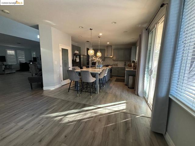 Dining Room & Kitchen