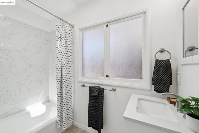 16 Muir Way, Berkeley CA: https://media.crmls.org/mediaz/701c63e5-5630-4827-b211-c2ebfc2ba704.jpg