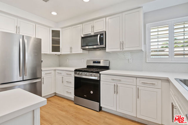 6421 Gaviota Avenue, Van Nuys CA: https://media.crmls.org/mediaz/701d520c-17f6-4c25-9f26-1c8f9ce8b1c0.jpg