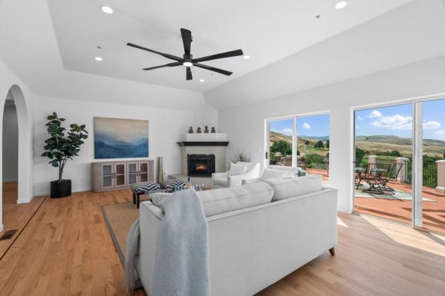 1822 Saint Andrews Court, Milpitas CA: https://media.crmls.org/mediaz/701df234-7ece-4b38-a2d5-5616f4fe97ce.jpg