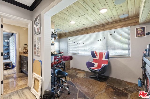 22450 Hatteras Street, Woodland Hills CA: https://media.crmls.org/mediaz/701e2cb9-a120-4c8a-90af-2a5d33980b9e.jpg