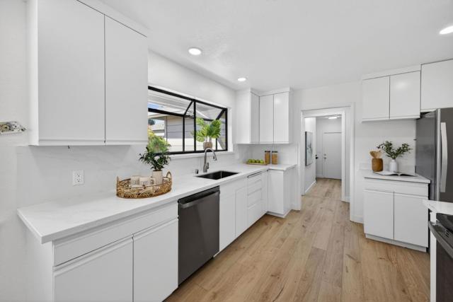 2169 Yorkshire Way, Mountain View CA: https://media.crmls.org/mediaz/701f9400-b489-4645-8923-8be6ca712fbb.jpg