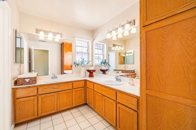 4301 Horner St, Union City CA: https://media.crmls.org/mediaz/701fa3e8-9327-4551-844b-636159e914cb.jpg