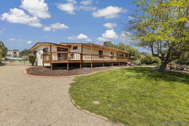 3232 N Twin Oaks Valley Rd, San Marcos CA: https://media.crmls.org/mediaz/701fe0cc-e31f-4ecd-be9e-7e96960b609b.jpg