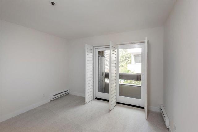 410 Sheridan Avenue, Palo Alto CA: https://media.crmls.org/mediaz/702027a9-1f7f-478d-8a5f-6b30f5191e2a.jpg