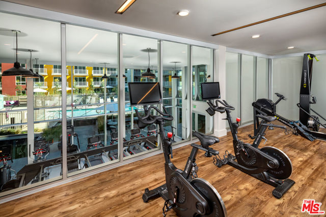 750 S Oxford Avenue, Los Angeles CA: https://media.crmls.org/mediaz/7020422b-74d7-4171-bcea-bcd6e62f612f.jpg