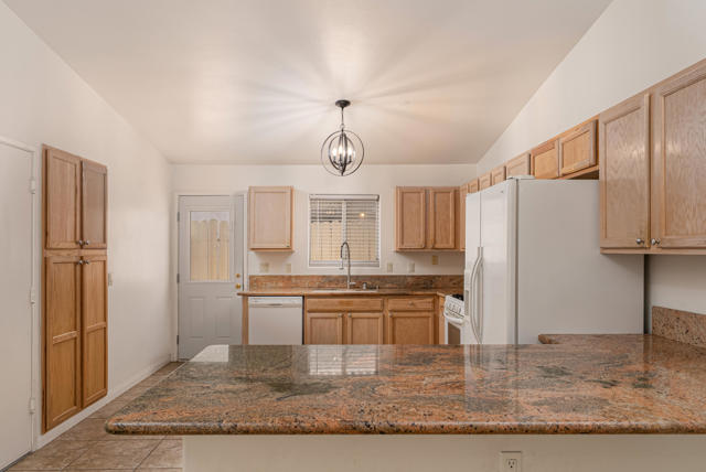 53215 Avenida Alvarado, La Quinta CA: https://media.crmls.org/mediaz/702070a6-e381-4cd8-aa92-b793ab28ba0b.jpg