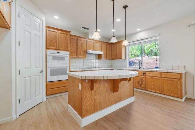 5675 Arcadia Cir, Discovery Bay CA: https://media.crmls.org/mediaz/7020bd0a-5c72-413a-8f9f-6805e41f39e6.jpg
