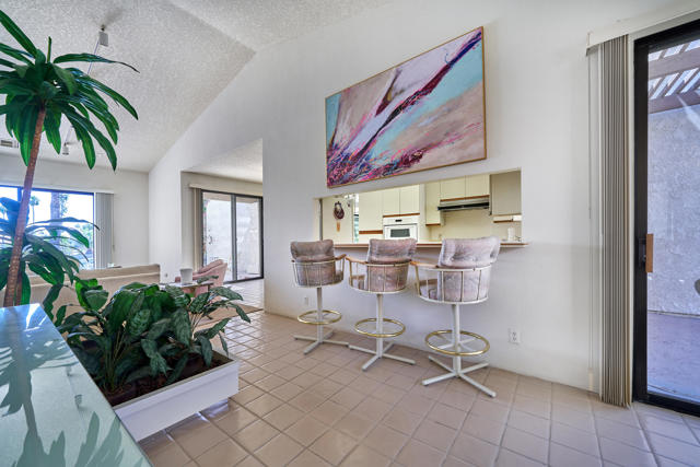 10317 Sunningdale Drive, Rancho Mirage CA: https://media.crmls.org/mediaz/7020fd4b-10d1-4827-b8ae-49d9ebd7e547.jpg