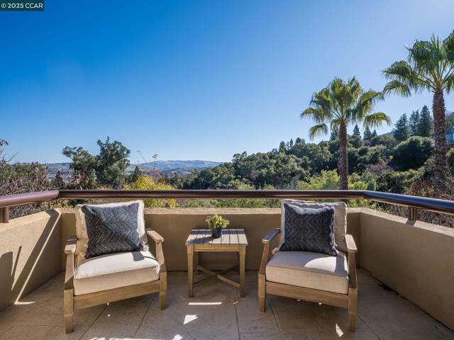 21 Deer Oaks Ct, Pleasanton CA: https://media.crmls.org/mediaz/70212523-c88b-430d-9fc7-7a70453cc5f1.jpg