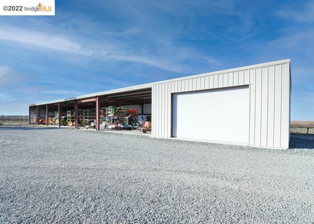 3870 Orwood Road, Brentwood CA: https://media.crmls.org/mediaz/70223642-139f-4b5b-b64f-dadeebf96e83.jpg
