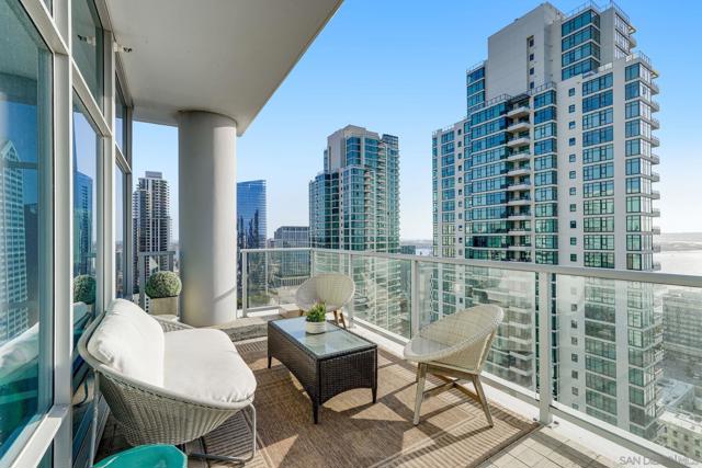 1262 Kettner Blvd, San Diego CA: https://media.crmls.org/mediaz/7022a0ad-0968-45d0-917d-46e296ef7c3a.jpg