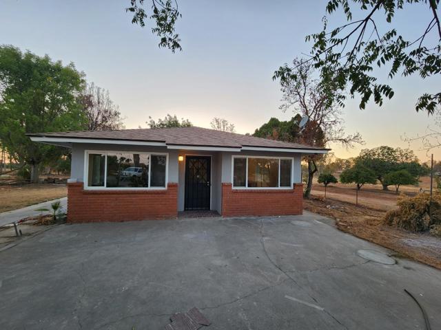 8831 Herndon Avenue, Clovis, California 93619, 3 Bedrooms Bedrooms, ,2 BathroomsBathrooms,Single Family Residence,For Sale,Herndon,ML81909981