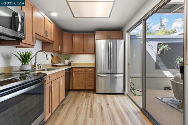 1501 Oakmont, Walnut Creek CA: https://media.crmls.org/mediaz/7022e440-7ce4-4a43-aa1d-6f81aa2f0f8f.jpg
