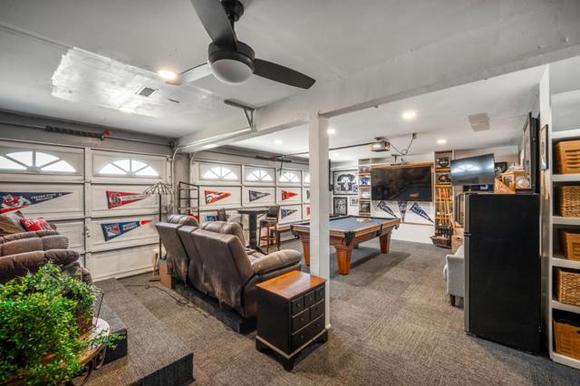 2180 Clearview Drive, Hollister CA: https://media.crmls.org/mediaz/7023a741-b52e-40bf-9862-7b15f19f4a8f.jpg