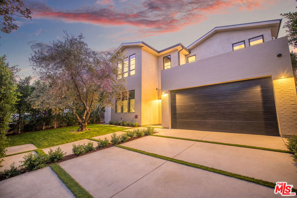 4433 Kraft Avenue — Contemporary