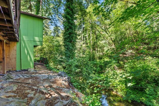 13550 Bear Creek Road, Boulder Creek CA: https://media.crmls.org/mediaz/70264b9d-e99f-4baf-9f08-3ebbb17888ec.jpg
