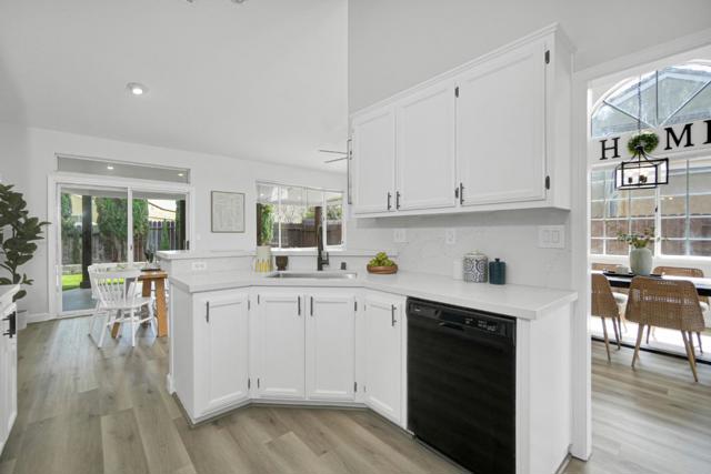 118 Edmeades Court, Oakley CA: https://media.crmls.org/mediaz/70264eb8-f7ed-42d6-b07c-d894eaaef59e.jpg