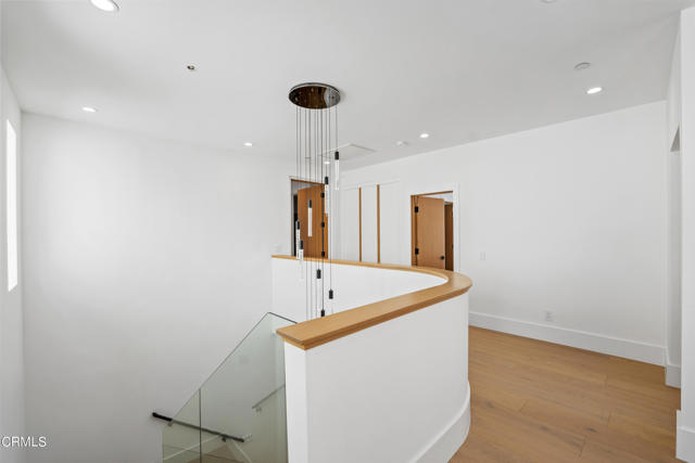 1520 Viewpoint Drive, Oxnard CA: https://media.crmls.org/mediaz/70267499-1ccc-45ca-aef2-8335bd25d99e.jpg