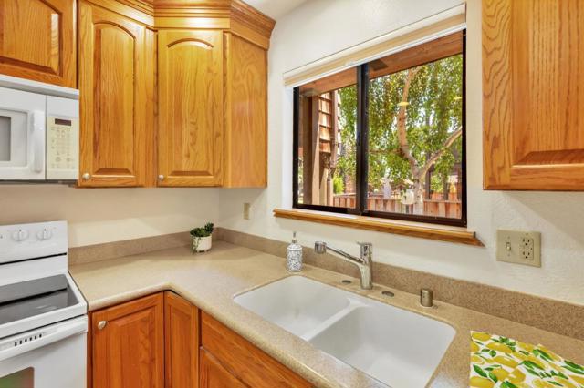 1555 Hecker Pass Road, Gilroy CA: https://media.crmls.org/mediaz/70267b76-5ba3-4feb-b986-e091ce955a19.jpg