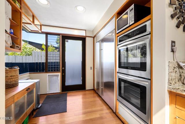 4639 El Camino Corto, La Canada Flintridge CA: https://media.crmls.org/mediaz/7026b5ca-7467-446f-a287-e25a0bcbf5d9.jpg