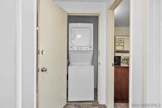 2348 La Costa Ave, Carlsbad CA: https://media.crmls.org/mediaz/7026b65a-4d5d-4ed0-a6f2-c15fdbf29885.jpg