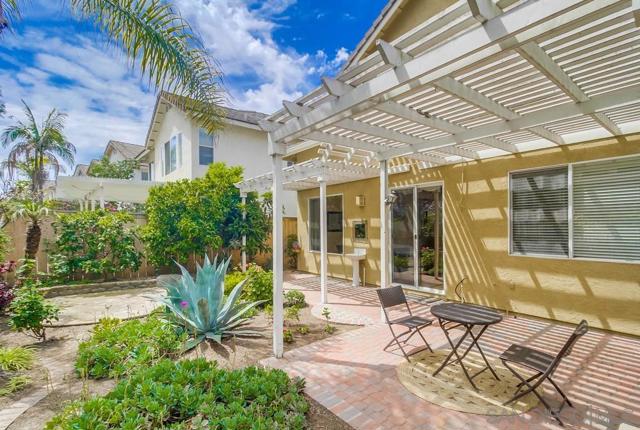 13837 Fontanelle Pl, San Diego CA: https://media.crmls.org/mediaz/7027612d-ddf8-4122-9820-b0348b323f5e.jpg