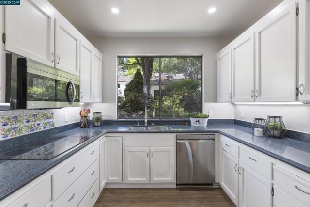1285 Avenida Sevilla, Walnut Creek CA: https://media.crmls.org/mediaz/70278a10-da43-417c-8f3e-7b2cfbc4a4fa.jpg