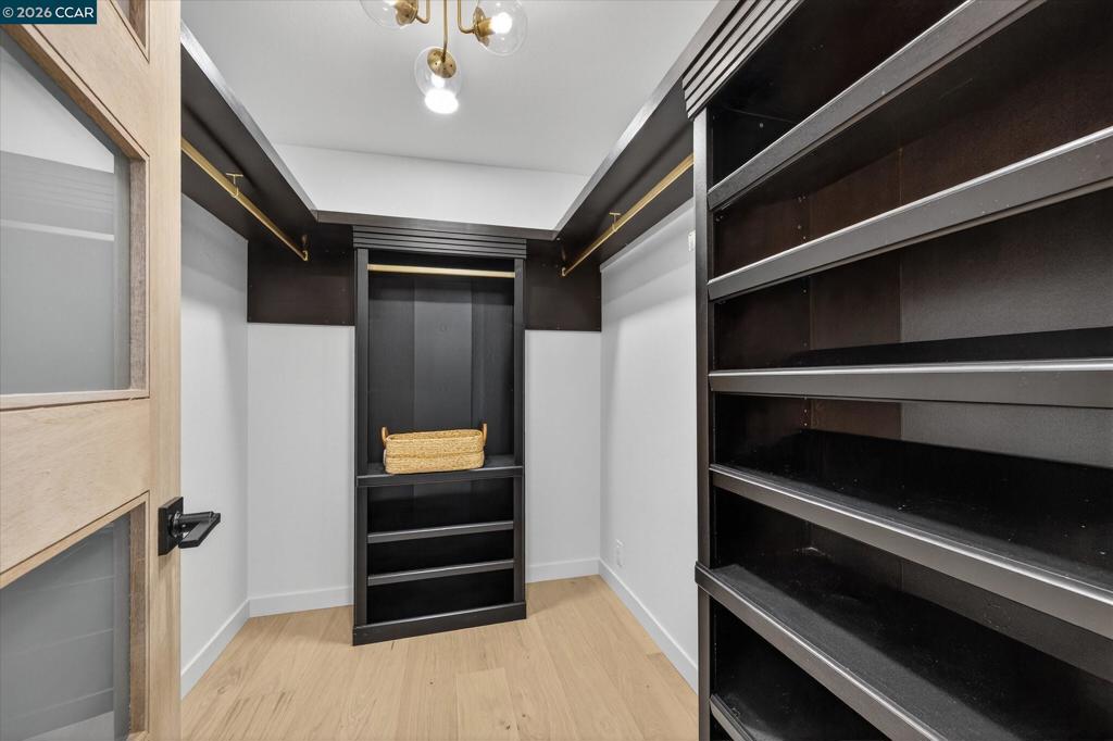 https://media.crmls.org/mediaz/70279d54-be99-4c5a-80b9-aca30df48885.jpg?preset=X-Large