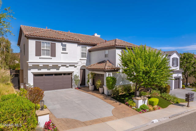 976 Blackbourne, Oak Park CA: https://media.crmls.org/mediaz/702874b5-2e67-47ea-b989-47c1e4c465a1.jpg