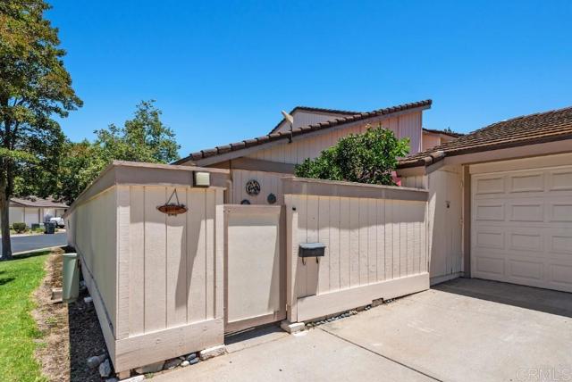 Detail Gallery Image 3 of 43 For 11422 Florindo Rd., Rancho Bernardo (San Diego),  CA 92127 - 2 Beds | 1 Baths