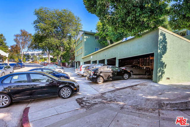 500 512 520 Midvale Avenue, Los Angeles CA: https://media.crmls.org/mediaz/702a05d7-d1c8-4c7d-8a7d-8471e6d0ad83.jpg