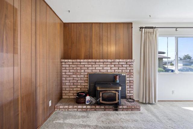 582 E Alvin Drive, Salinas CA: https://media.crmls.org/mediaz/702a3a97-174b-436a-b0f3-81ad3e6a91f5.jpg