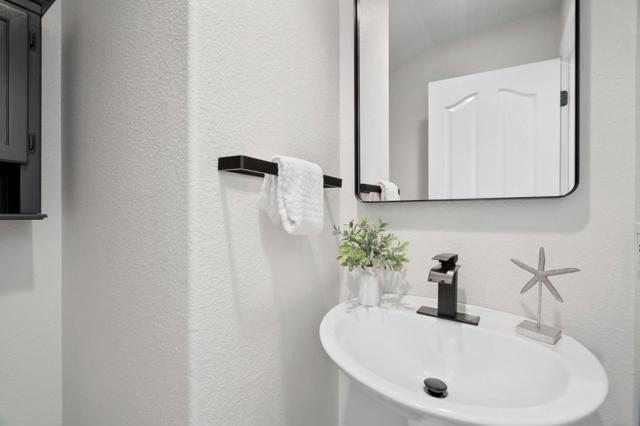 625 Coast Range Drive, Scotts Valley CA: https://media.crmls.org/mediaz/702a3d42-dc81-48b6-92aa-070dc8727647.jpg