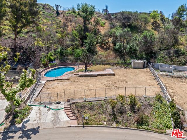 1210 Las Lomas Place photo 2