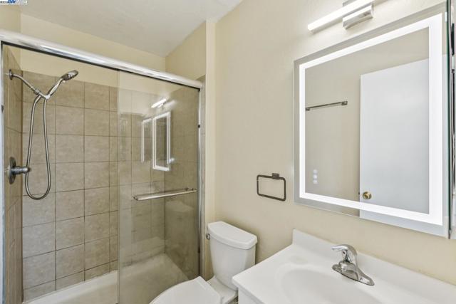 32555 Lake Bridgeport St, Fremont CA: https://media.crmls.org/mediaz/702aac13-b4b4-4a56-8aa9-e458d717f8cf.jpg