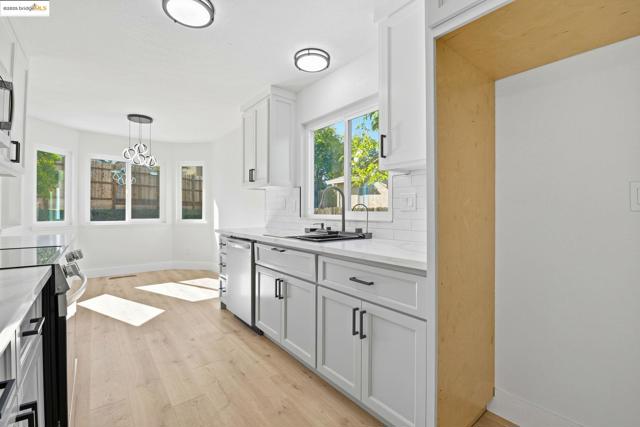 1486 Waverly Way, Pittsburg CA: https://media.crmls.org/mediaz/702afe40-553f-4289-9fd1-7c98035b28c4.jpg