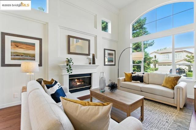 205 Dandelion Ln, San Ramon CA: https://media.crmls.org/mediaz/702b9e0b-9413-4477-b8ae-52ec84d2c042.jpg