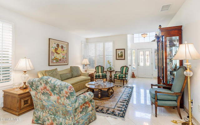 20769 Lugano Way, Porter Ranch CA: https://media.crmls.org/mediaz/702be42b-b47e-4495-84ef-375b09ffa10a.jpg